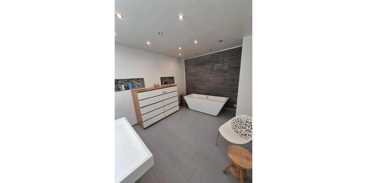 Etagenwohnung Hagen - 3 Zimmer, 219 m&sup2;, 270.000&euro; | Angebot:27440474