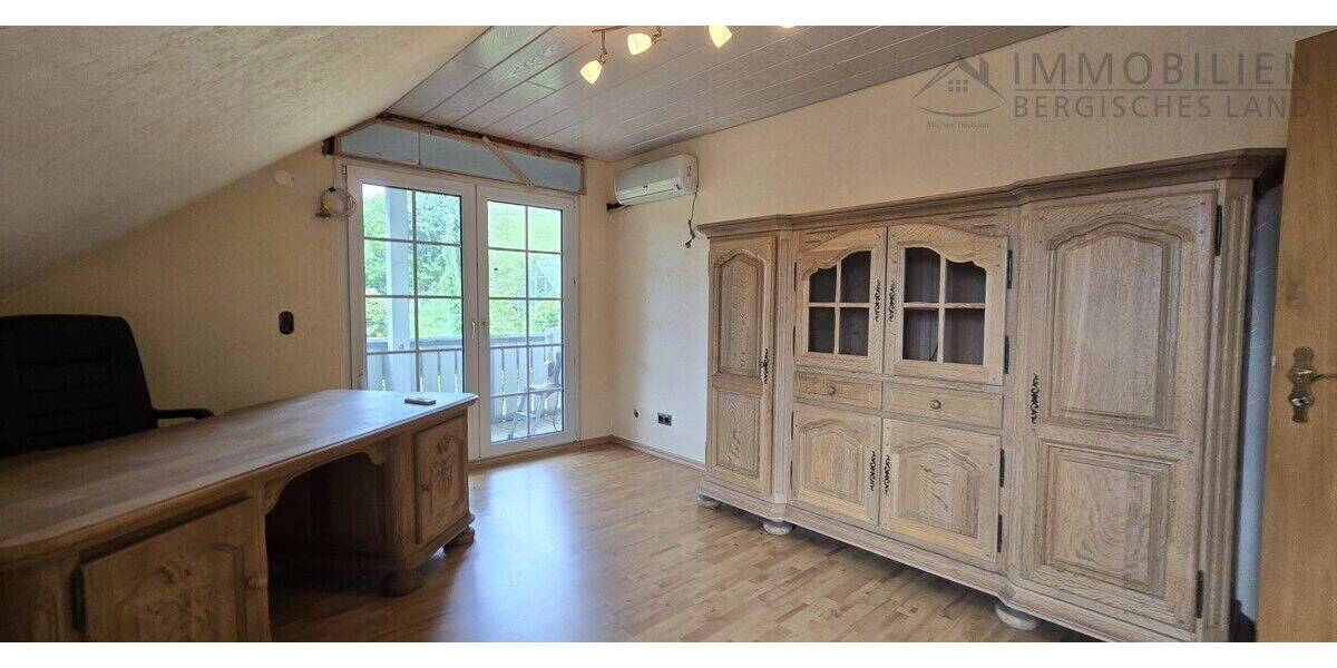 Einfamilienhaus Hückeswagen Innenstadt - 6 Zimmer, 242 m&sup2;, 449.000&euro; | Angebot:26867652