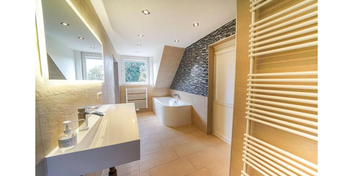 *TOP MIETPREIS: Geräumige Doppelhaushälfte mit großem Garten & Außenbereich in Düsseldorf-Wersten* 5 zimmer