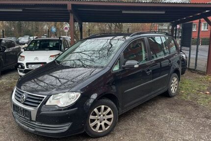 VW Touran 222.000 km 3.900 &euro; Düsseldorf 40229