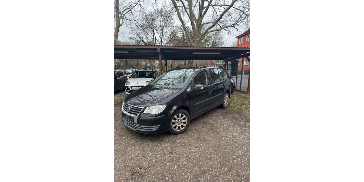 VW Touran 222.000 km 3.900 &euro; Düsseldorf 40229