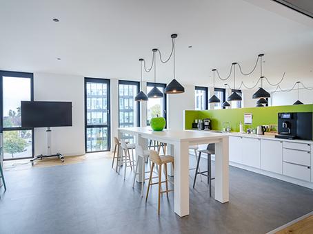 Flexibler, vollausgestatteter Büroraum S – 247 Zugriff, modernes Businesscenter zimmer