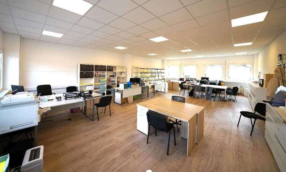 Büro in Ratingen 3.424 € 428 m²