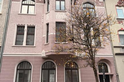 Massiv gebautes 3-Familienhaus mit Ausbaureserve 15 zimmer