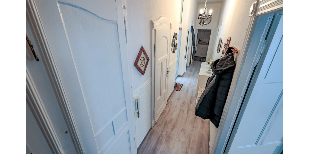 Großzügig geschnittene Eigentumswohnung in Köln-Mülheim 3 zimmer