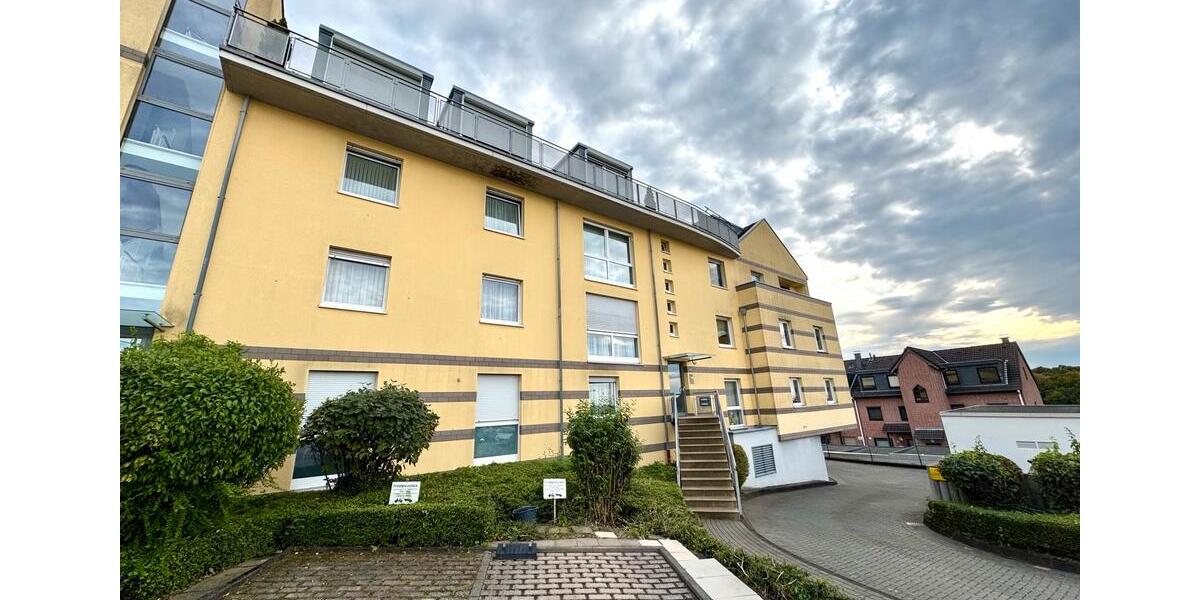 3,5-Zimmer Maisonette-Wohnung mit 2 Tiefgaragenstellplätzen 3.5 zimmer