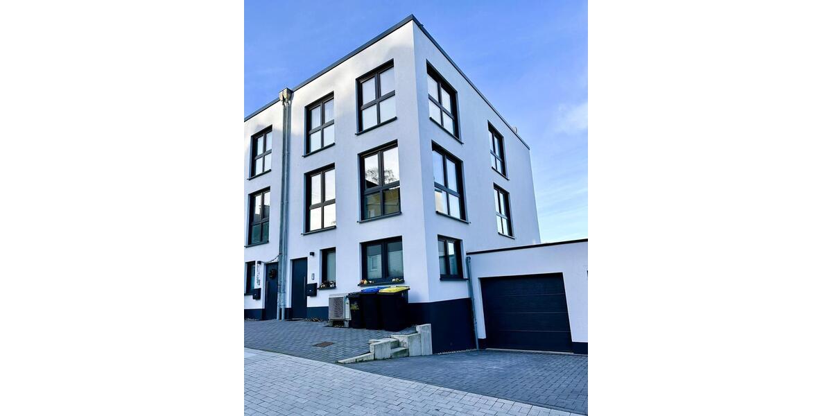 Doppelhaushälfte Solingen - 7 Zimmer, 186 m&sup2;, 2.650&euro; | Angebot:24662720