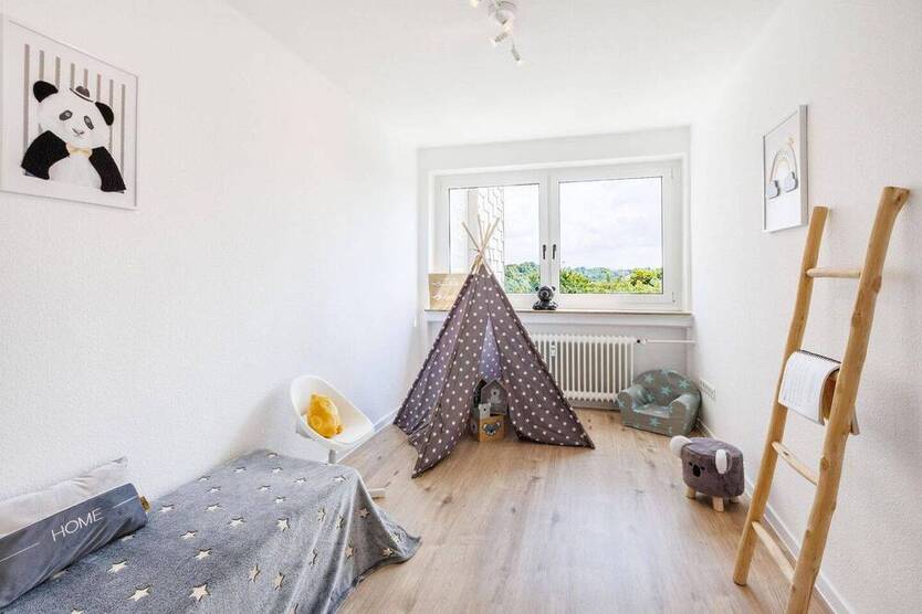 Perfektes Zuhause für Ihre Familie: Provisionsfreie 3,5-Zimmer Wohnung inkl. Einbauküche in SG-Wald