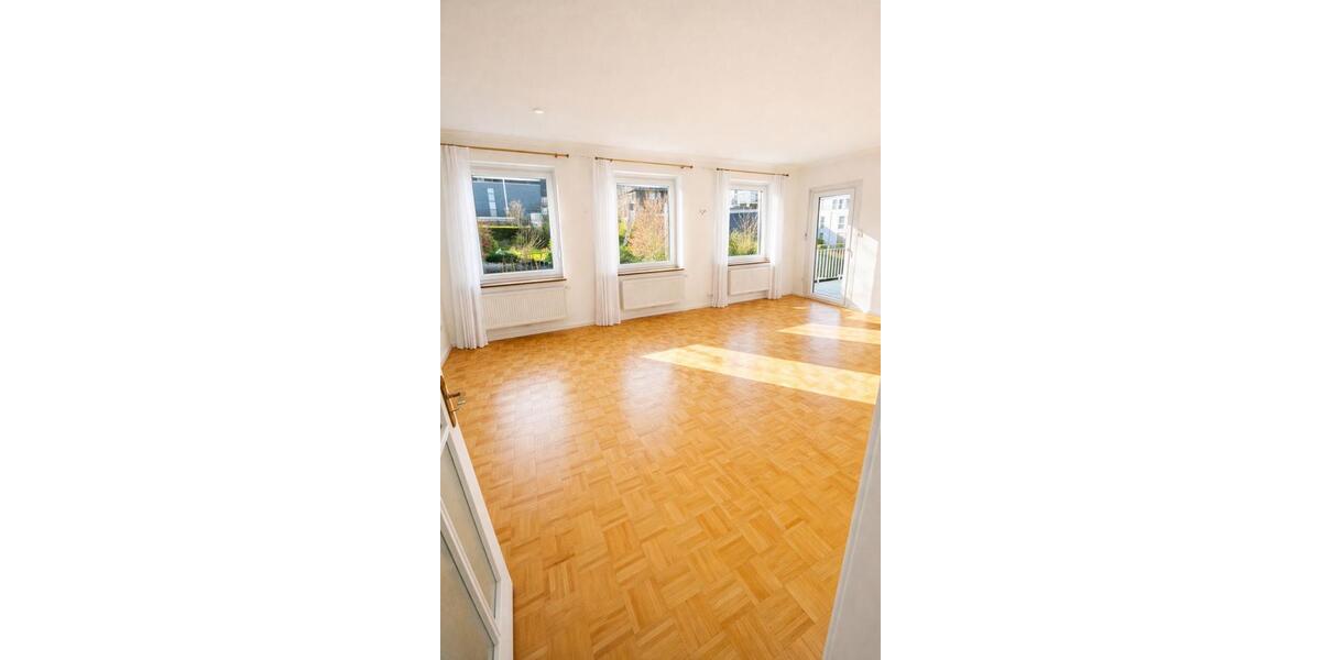 Etagenwohnung Wuppertal Lichtenplatz - 3 Zimmer, 110 m&sup2;, 1.400&euro; | Angebot:25353891