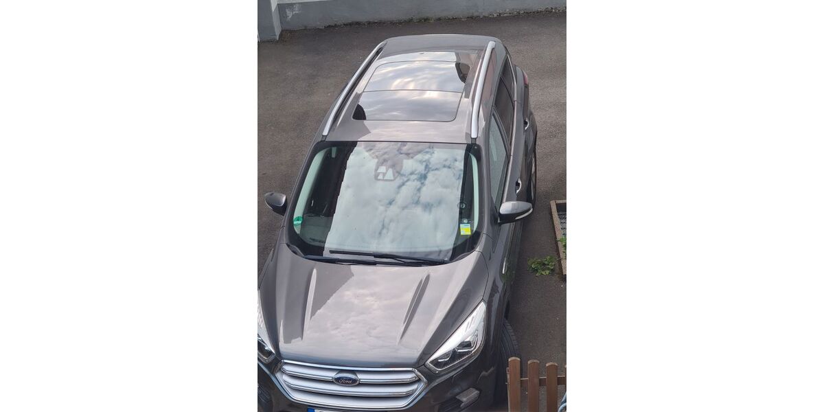 Ford Kuga 136.000 km 9.400 &euro; Remscheid 42855