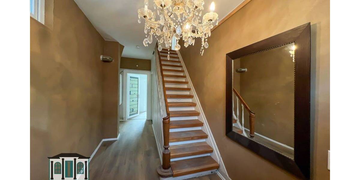 Denkmalschutz trifft Investitionschance: Dreiparteienhaus mit Entwicklungspotenzial 1 zimmer