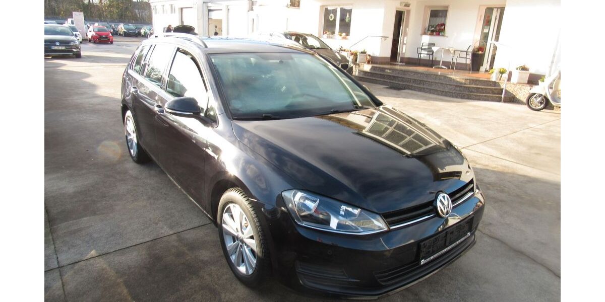 VW Golf 104.000 km 9.500 &euro; Leverkusen 51371
