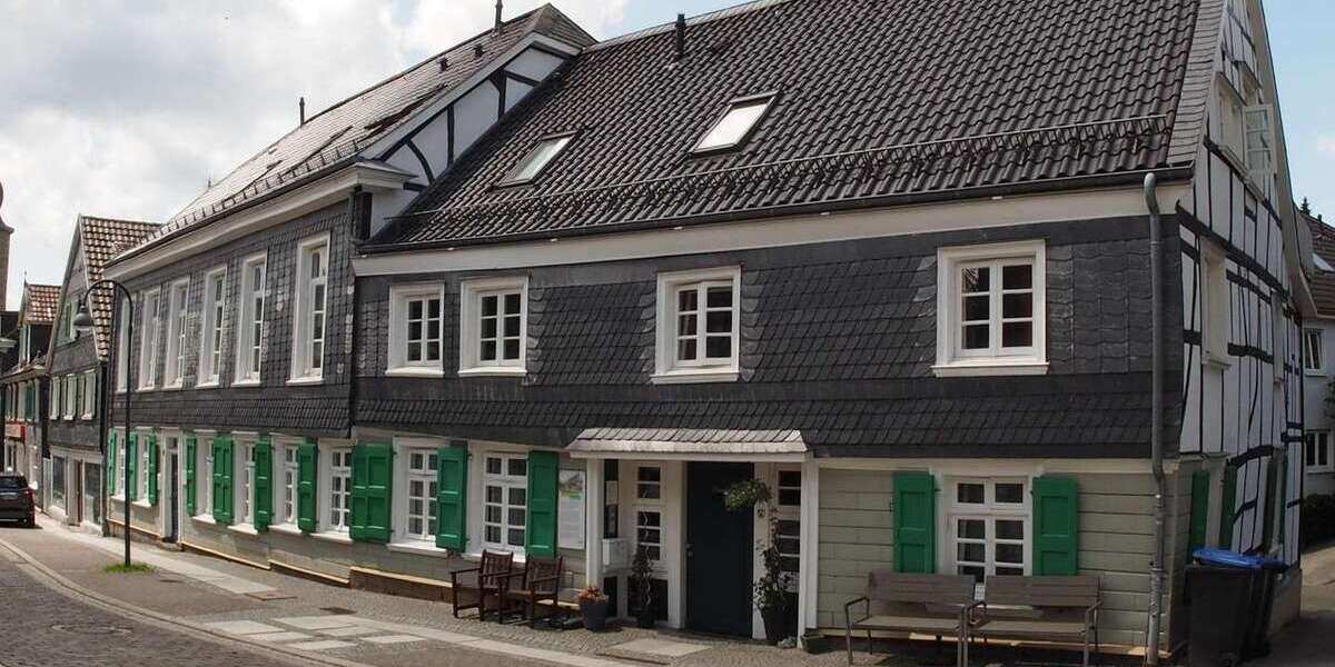 Wohnung zum Kaufen in Remscheid Lüttringhausen 328.520 € 131.55 m² 5 zimmer