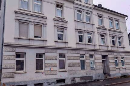 Sanierungsbedürftiges Mehrfamilienhausensemble zimmer