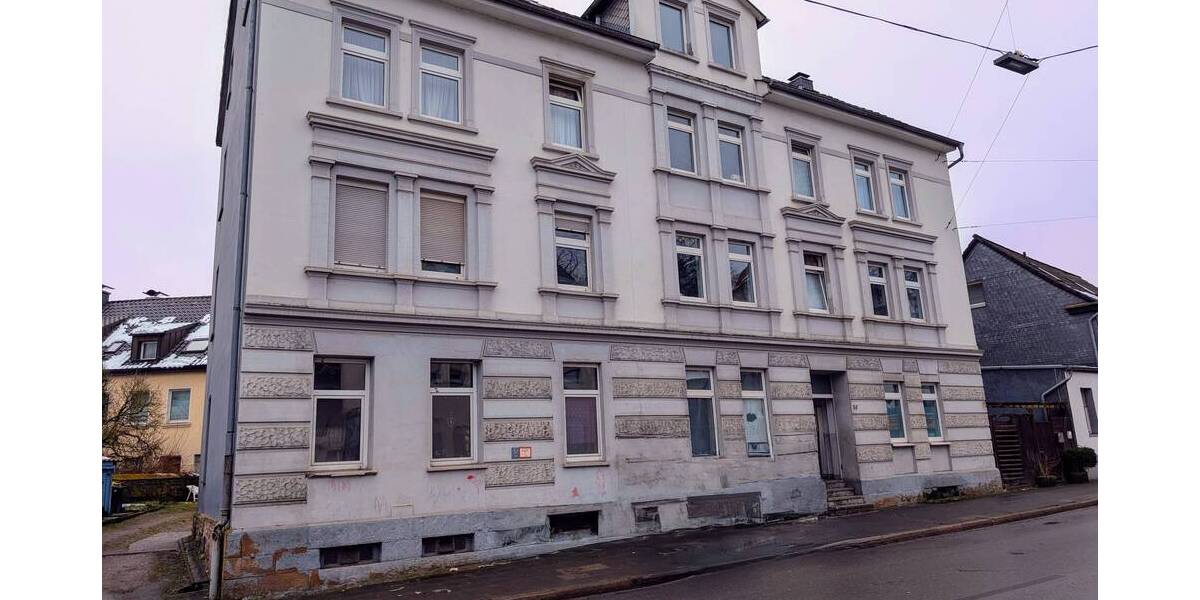 Sanierungsbedürftiges Mehrfamilienhausensemble zimmer