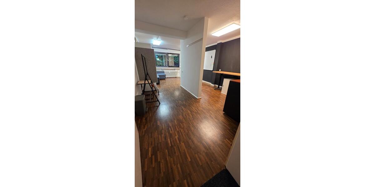 Bürozimmer mit separatem Zugang [32qm] zimmer