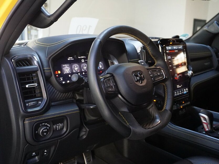 Dodge RAM 1500 TRX 6.2L V8 SMARTCUP Leder Pano HuD H&K 41.719 km 128.900 € Wuppertal 42327