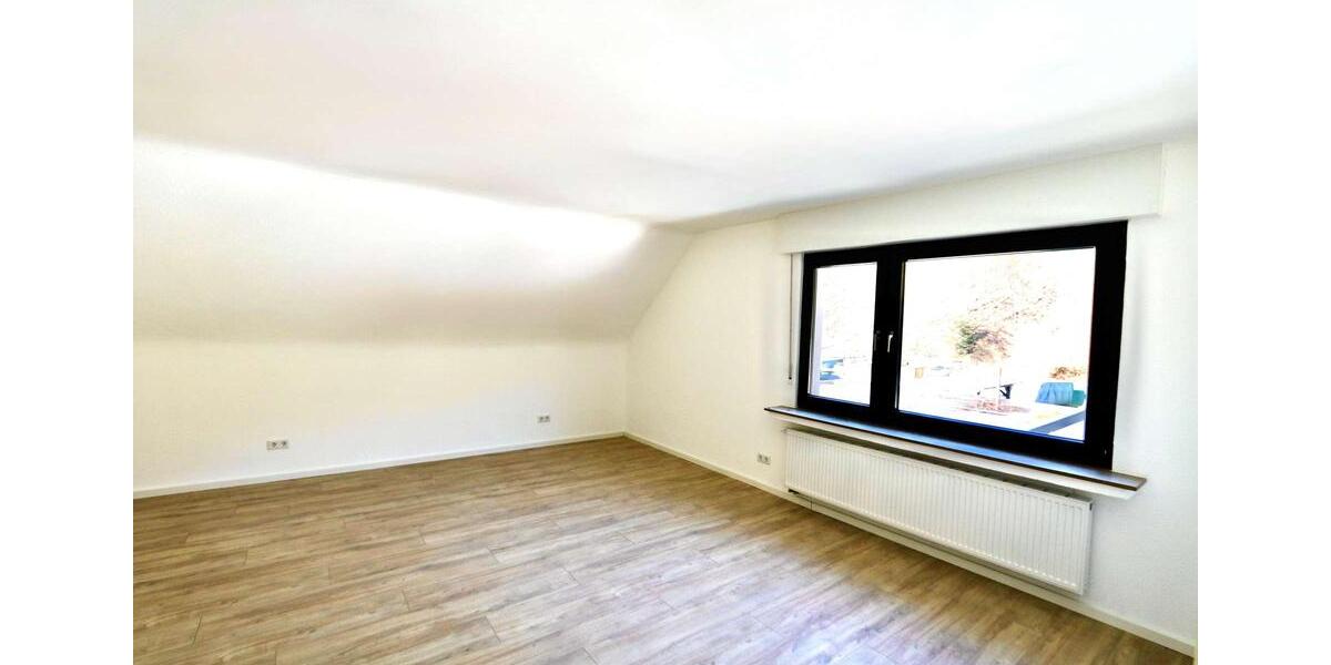 Dachgeschoßwohnung Overath - 3 Zimmer, 90 m&sup2;, 855&euro; | Angebot:25506990