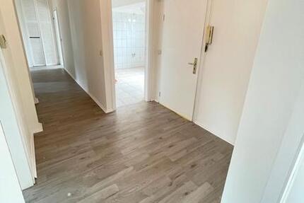 4-Zimmer DG-Wohnung mit Spitzboden Zentral gelegen ab sofort 73qm 4 zimmer