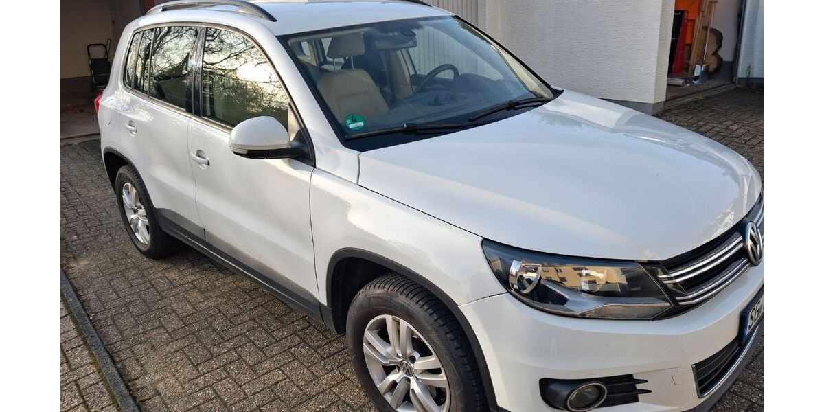 VW Tiguan 127.500 km 13.250 &euro; Solingen 42659