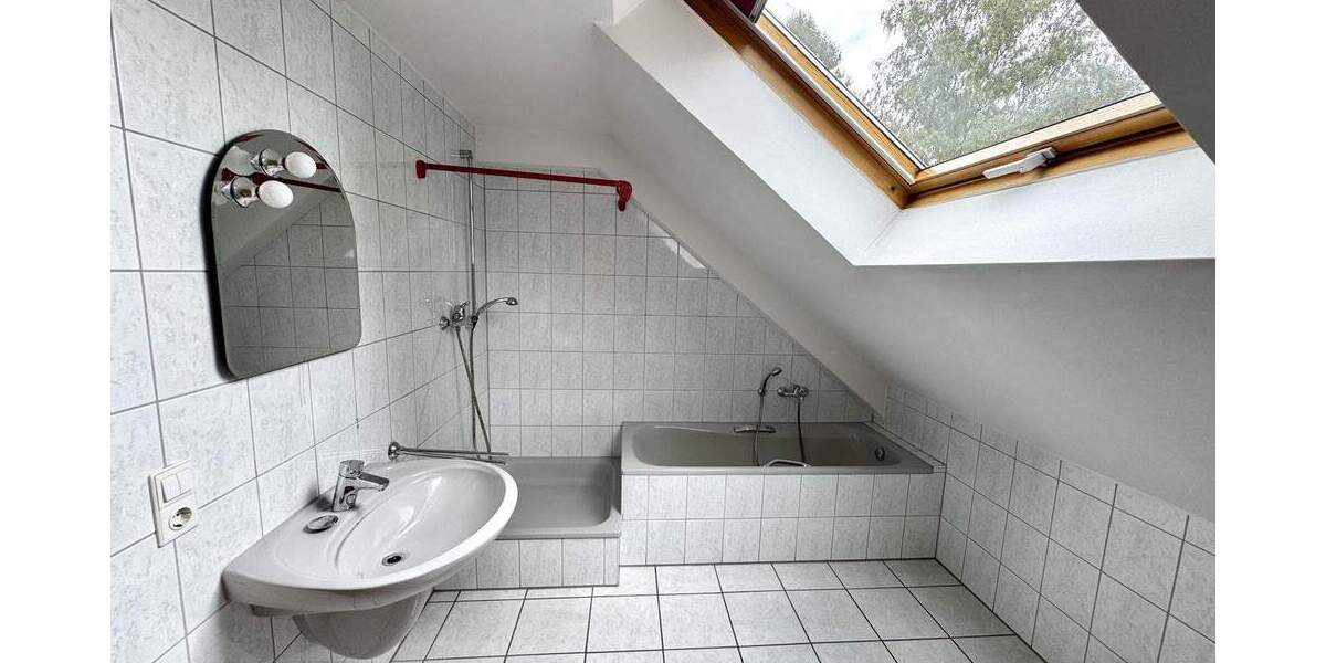 Großes Einfamilienhaus mit Einliegerwohnung und Nebenhaus in Quettingen 6 zimmer