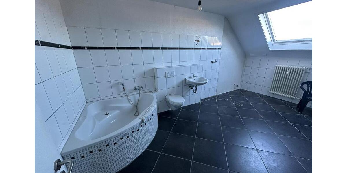 Etagenwohnung Solingen Wald - 4 Zimmer, 115 m&sup2;, 1.150&euro; | Angebot:26381669
