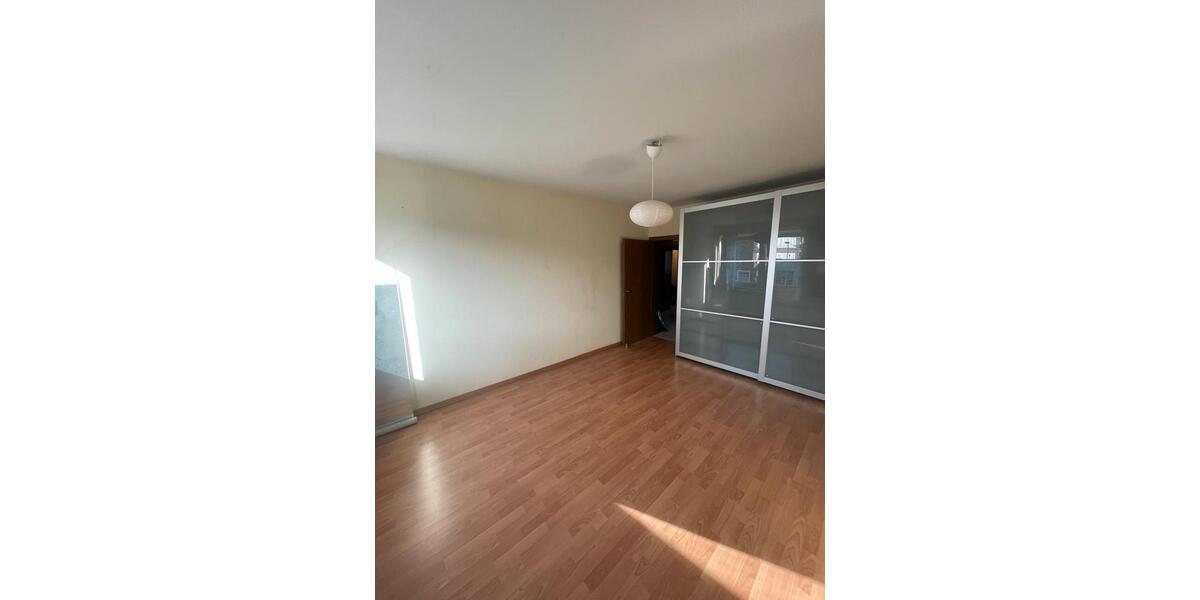 Etagenwohnung Düsseldorf Oberbilk - 2 Zimmer, 65 m&sup2;, 1.185&euro; | Angebot:25719994