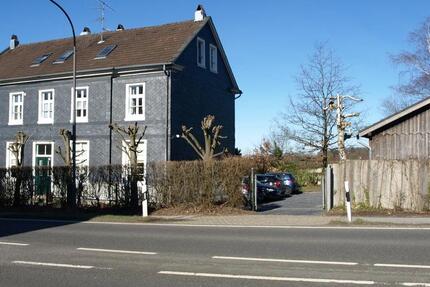 Haus Wermelskirchen - 16 Zimmer, 350 m&sup2;, 3.000&euro; | Angebot:26495527