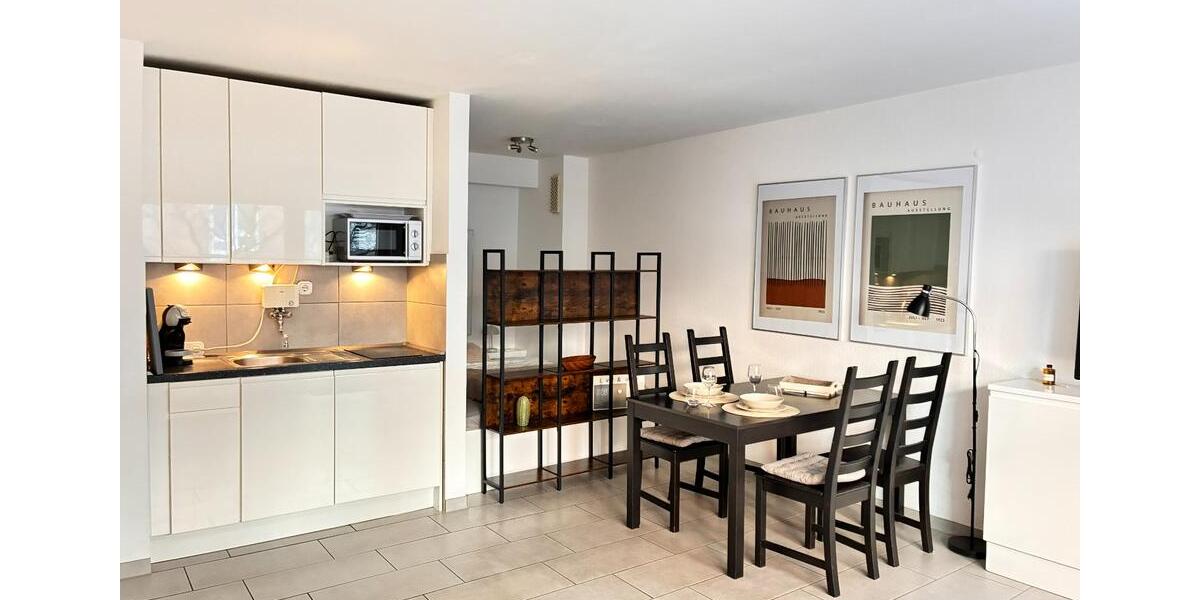 Möblierte 1-Zimmer Wohnung, renoviert mit Balkon - Pempelfort 1 zimmer