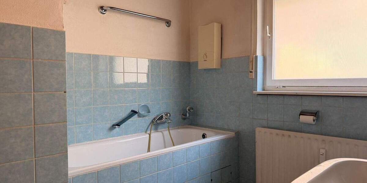 Etagenwohnung mit eigener Garage und Blick ins Grüne 2 zimmer