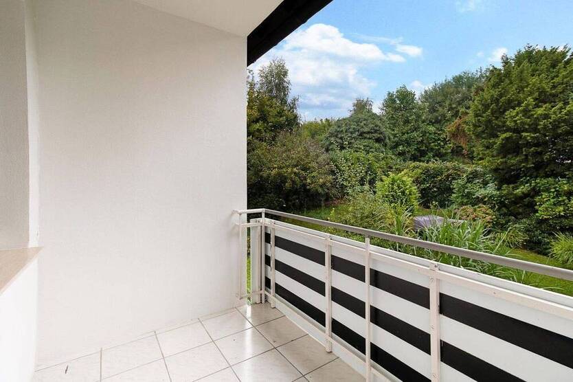 61 m² frisch renovierte 2-Zi.-Wohnung mit modernem Bad - ideal für Anleger & Eigennutzer
