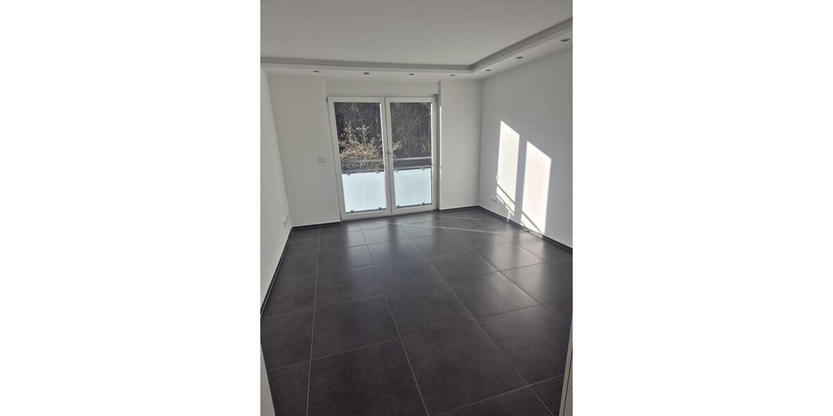 Kernsanierte Erdgeschoss-Wohnung in Bergisch Gladbach 3 zimmer