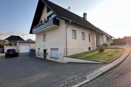 Wohnung Velbert - 4 Zimmer, 120 m&sup2;, 1.500&euro; | Angebot:25947612