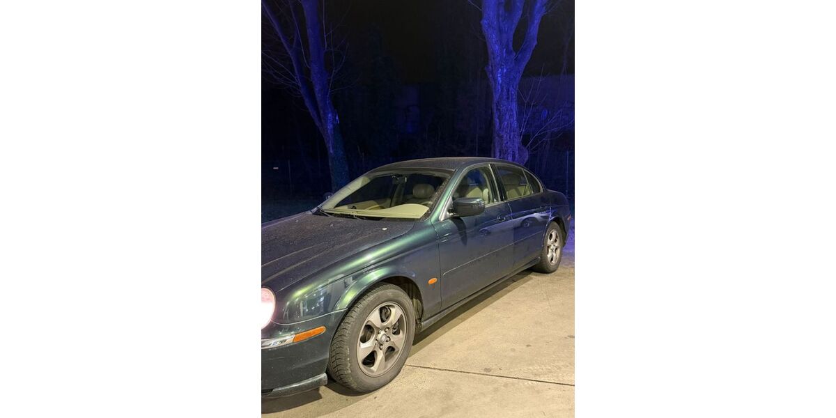 Jaguar X-Type 194.000 km 2.300 &euro; Düsseldorf 40227