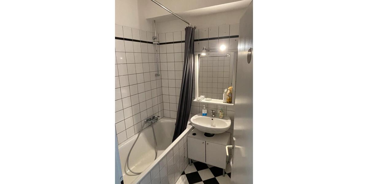 Wohnung in D-Derendorf mit 2 Balkonen (bitte keine Makler) 3 zimmer