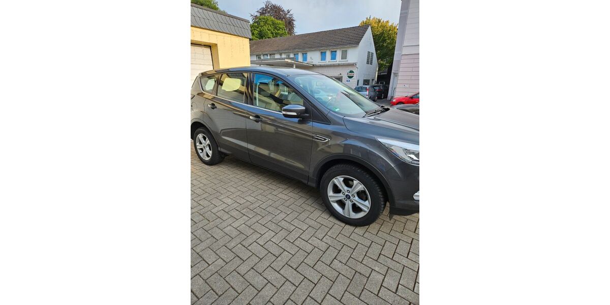 Ford Kuga 83.000 km 10.900 &euro; Schwelm 58332