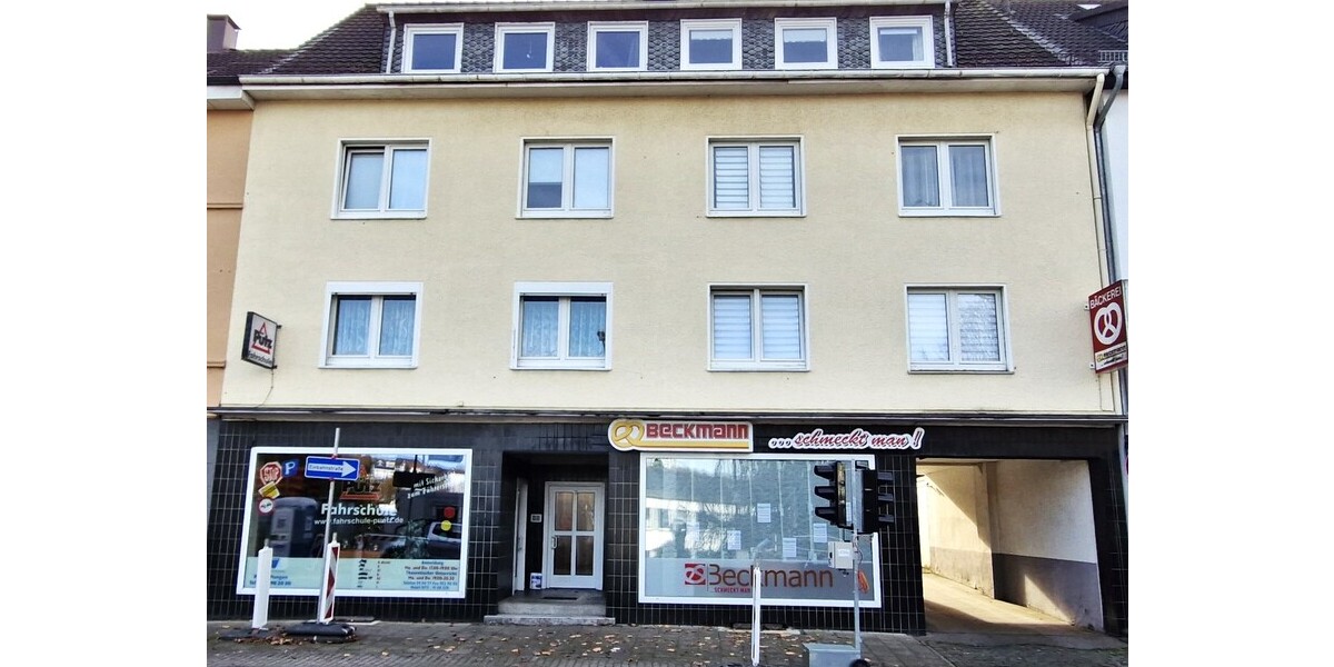 Mehrfamilienhaus mit 2 Ladenlokalen und Garagenhof in Remscheid-Süd zimmer