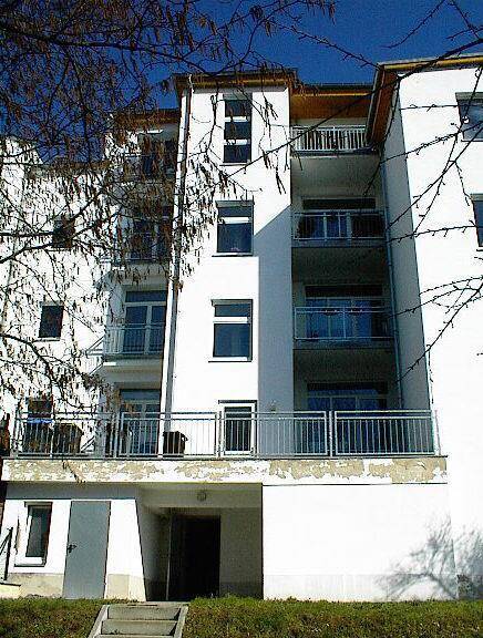 Helle 3 Zi-Whg im 1.OG mit Balkon in gepflegtem MFH