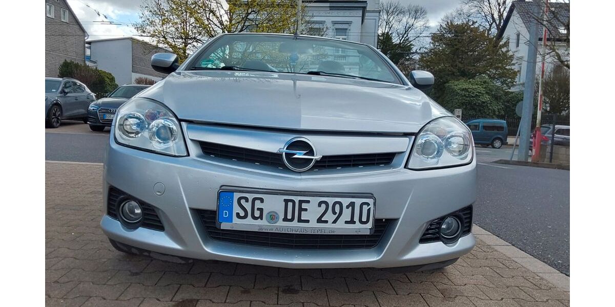 Opel Tigra 48.000 km 3.200 &euro; Solingen 42719