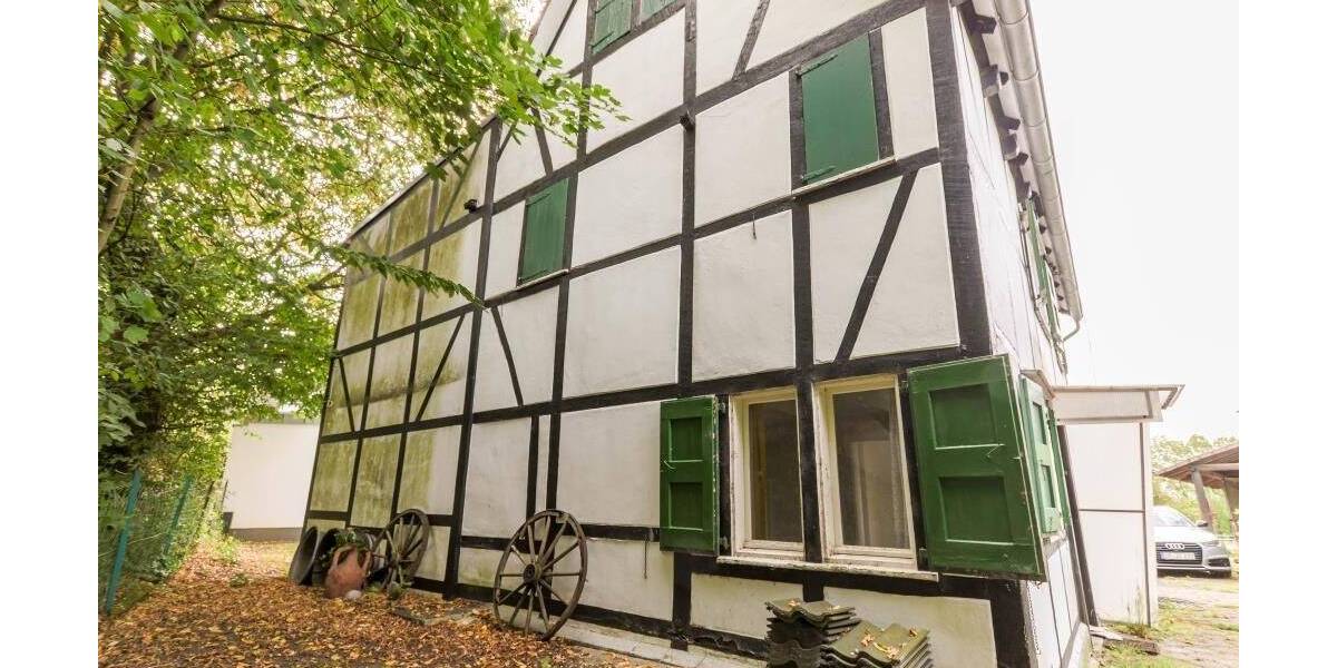 Einfamilienhaus Leverkusen (Bergisch Neukirchen) Bergisch Neukirchen - 8 Zimmer, 132 m&sup2;, 299.000&euro; | Angebot:25704486