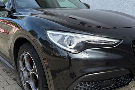 Alfa Romeo Stelvio 171.575 km 16.990 &euro; Bergisch Gladbach 51467