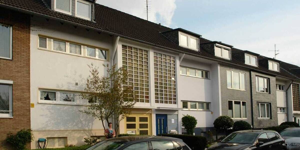 Etagenwohnung Düsseldorf Rath - 3 Zimmer, 70 m&sup2;, 730&euro; | Angebot:26891579