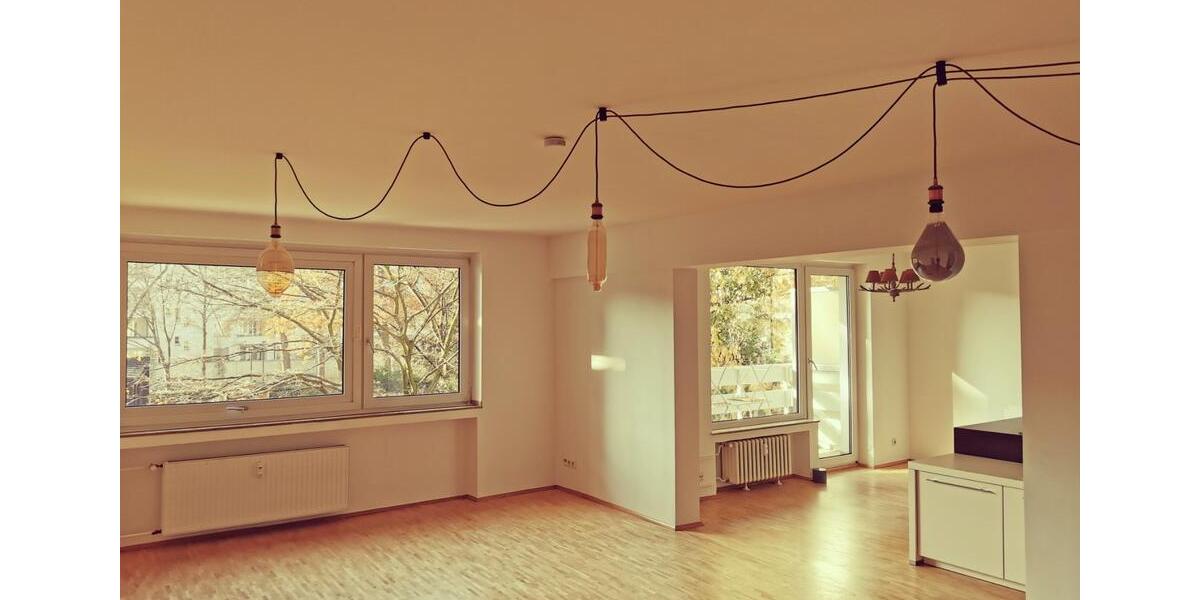 Familienfreundliche Eigentumswohnung in Düsseldorf-Düsselta 5.5 zimmer