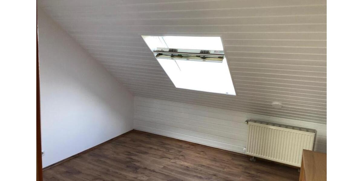 Dachgeschoßwohnung Remscheid Reinshagen - 2 Zimmer, 64 m&sup2;, 90.000&euro; | Angebot:27425719