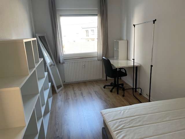 Zimmer Solingen Bech - 1 Zimmer, 570&euro; | Angebot:25636275