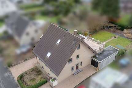 Haus zum Kaufen in Düsseldorf 1.190.000 € 242 m² 9 zimmer