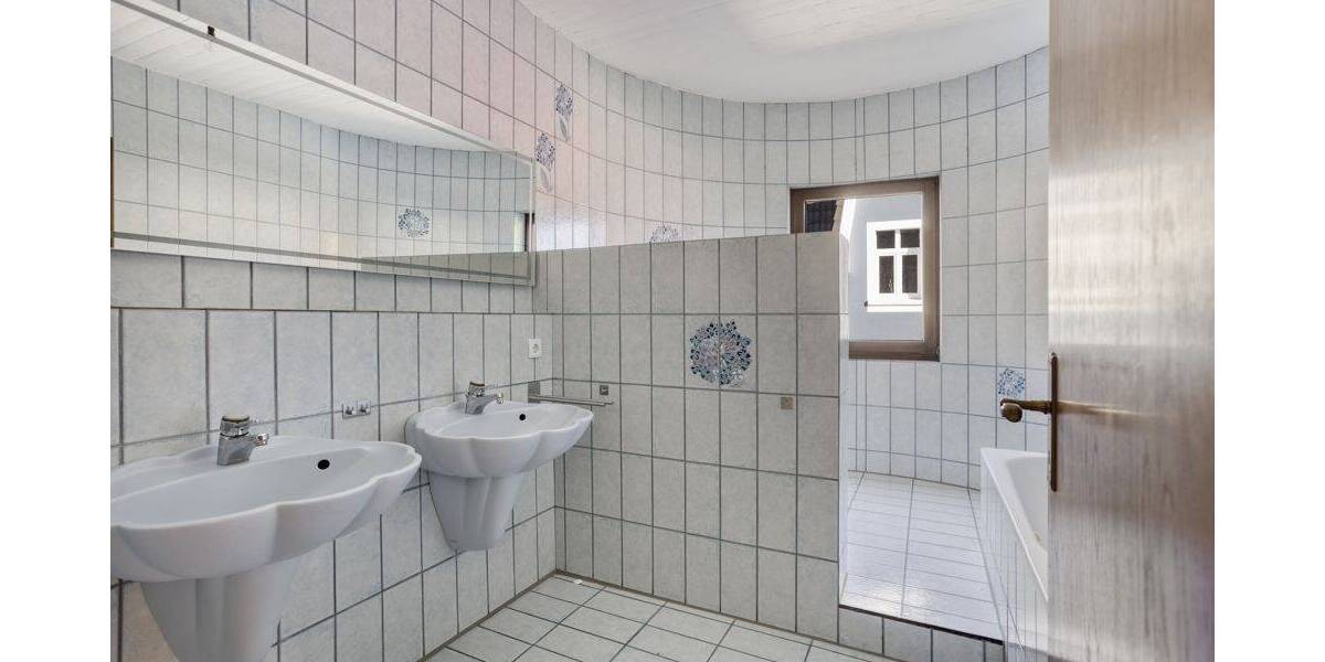 **Charaktervolles Zuhause, für individuelles Wohnen mit großzügiger Ausstattung** 5 zimmer