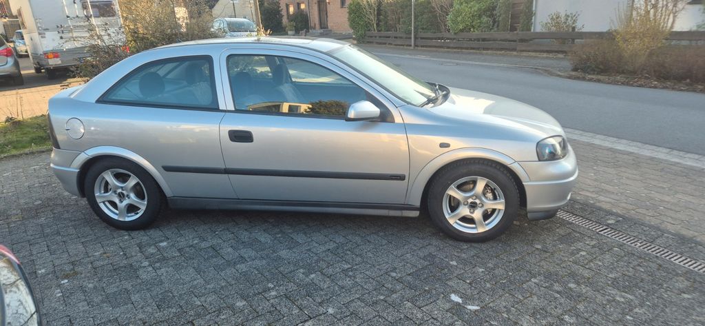 Opel Astra 98.000 km 2.600 &euro; Langenfeld 40764