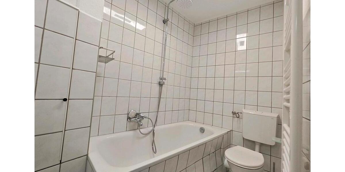 Renovierte 3 Zimmer Wohnung mit EBK 3 zimmer