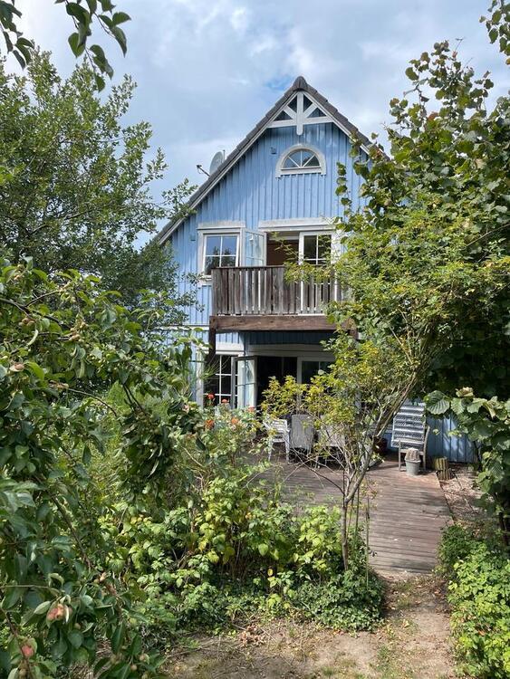 Freistehendes Einfamilienhaus mit EinliegerWohnung